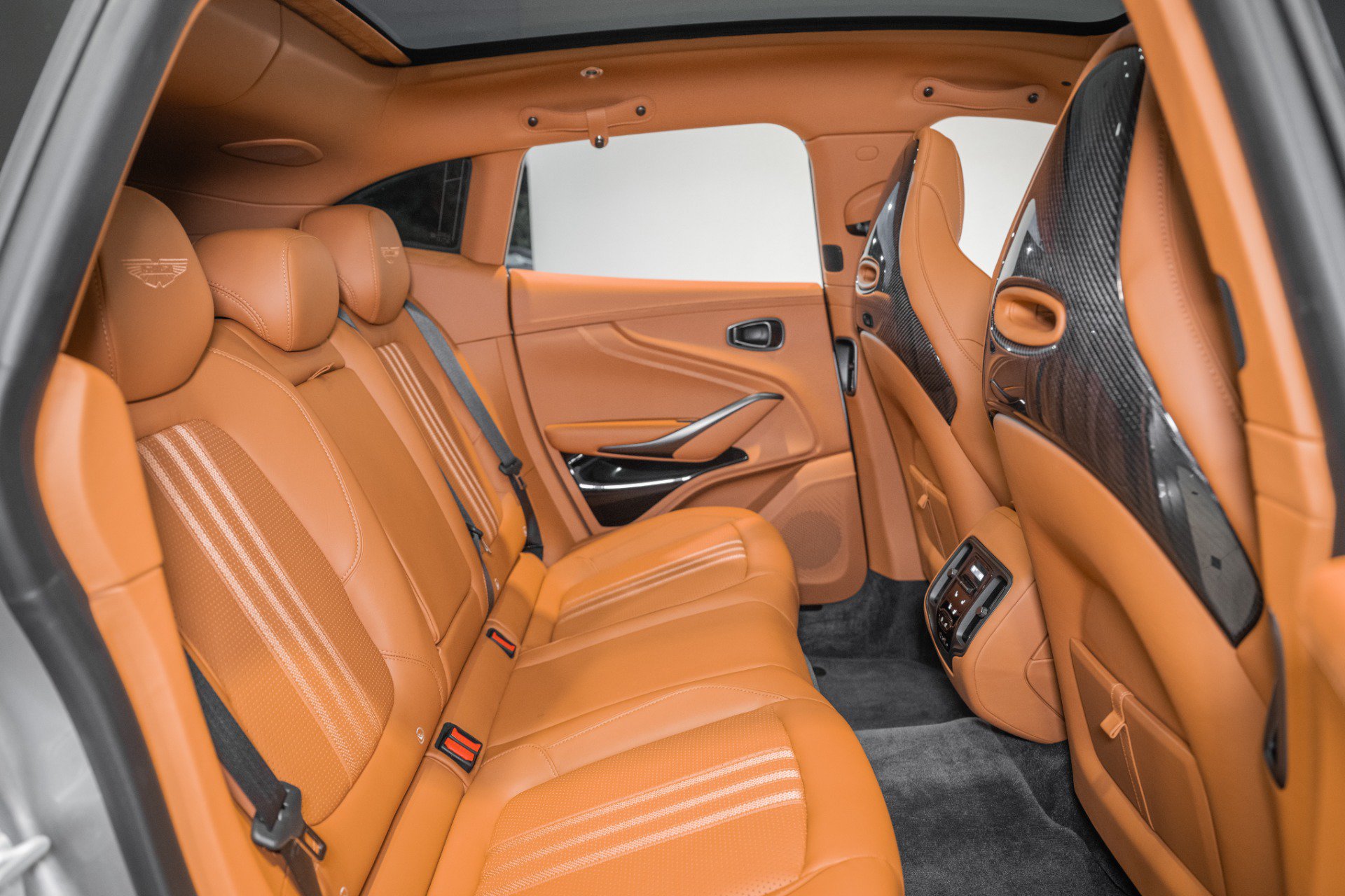 New 2026 Aston Martin DBX 707 AWD/4WD image 17