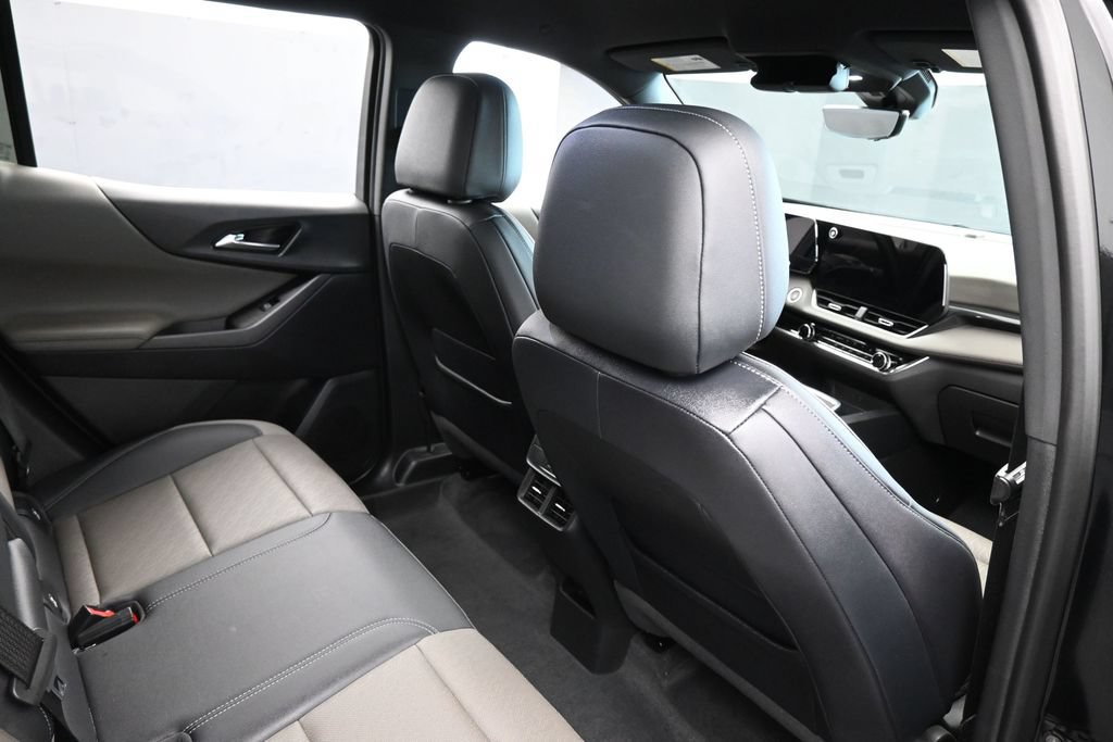 Used 2025 Chevrolet Equinox LT w/ Convenience Package II FWD image 52