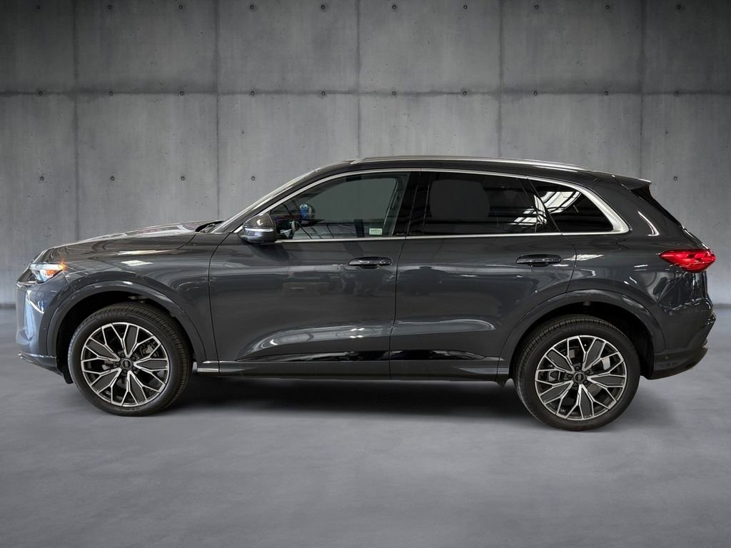 Used 2025 Audi Q5 Premium Plus w/ Premium Plus image 2