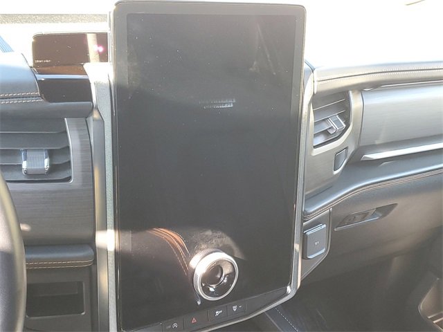 Used 2024 Ford Expedition Platinum image 14