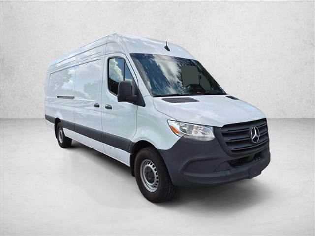 Used 2025 Mercedes-Benz Sprinter 2500 image 3