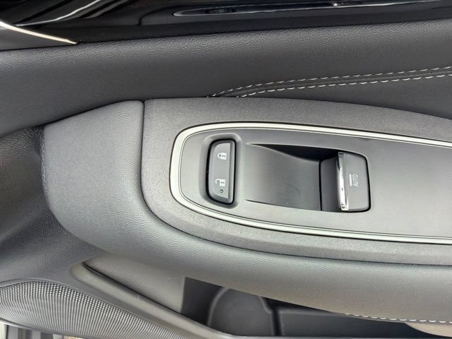 Used 2025 Subaru Outback Touring AWD/4WD image 32