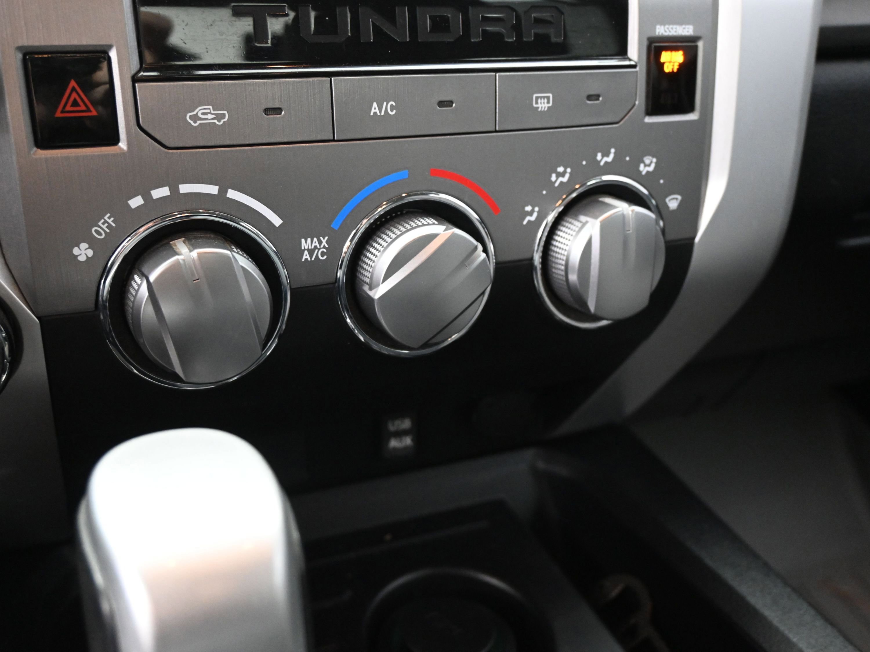 Used 2014 Toyota Tundra SR5 w/ SR5 Upgrade Package AWD/4WD image 30