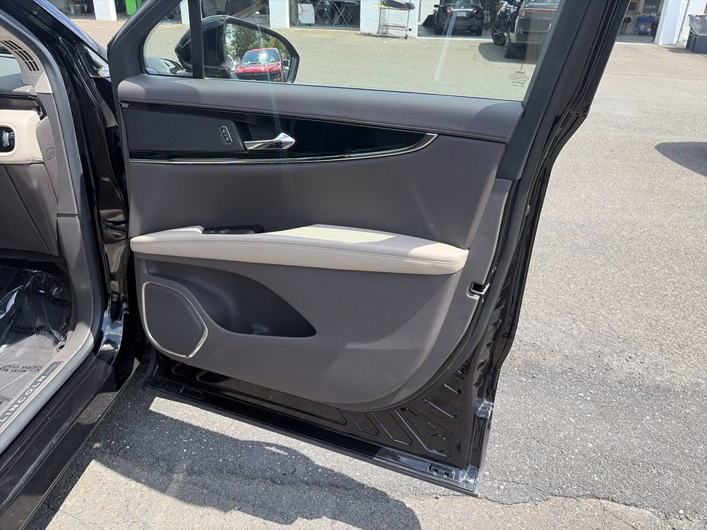 Certified 2023 Lincoln Nautilus Reserve AWD/4WD image 24
