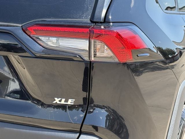 Used 2025 Toyota RAV4 XLE FWD image 7