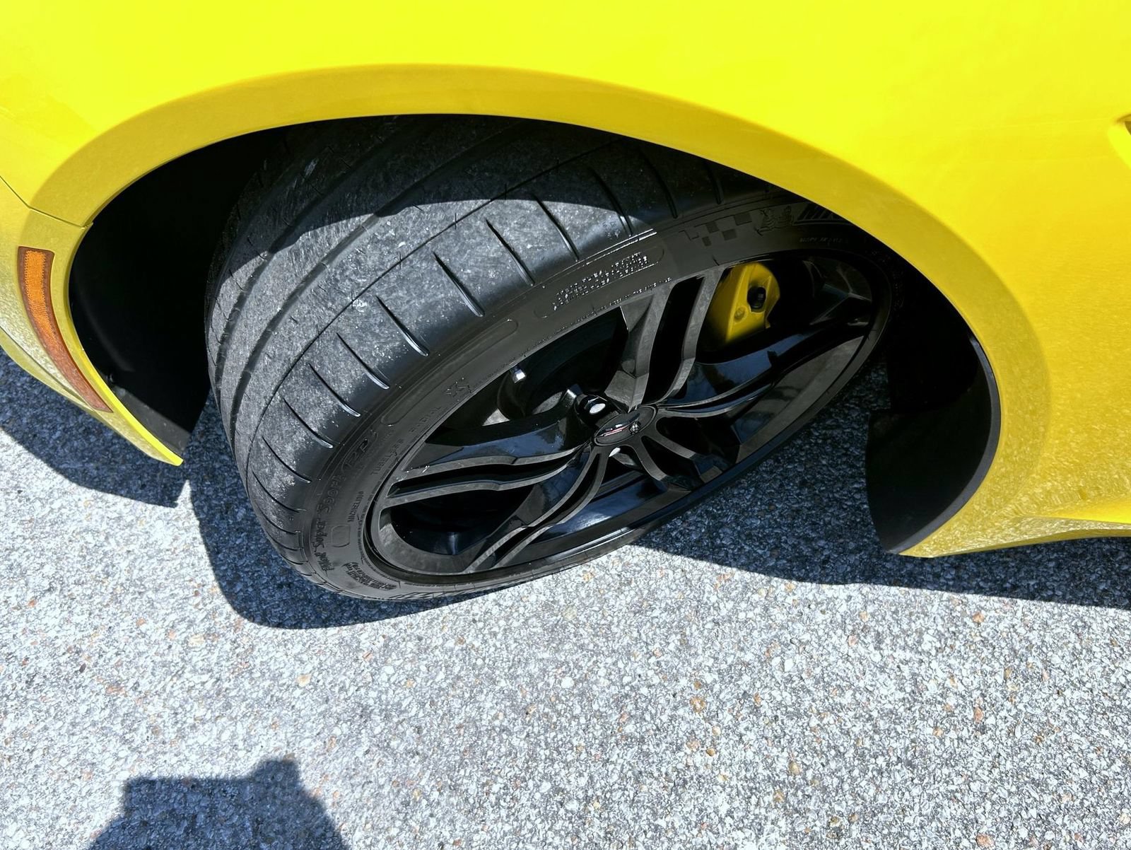 Certified 2016 Chevrolet Corvette Stingray Coupe w/ Carbon Flash Badge Package RWD image 21