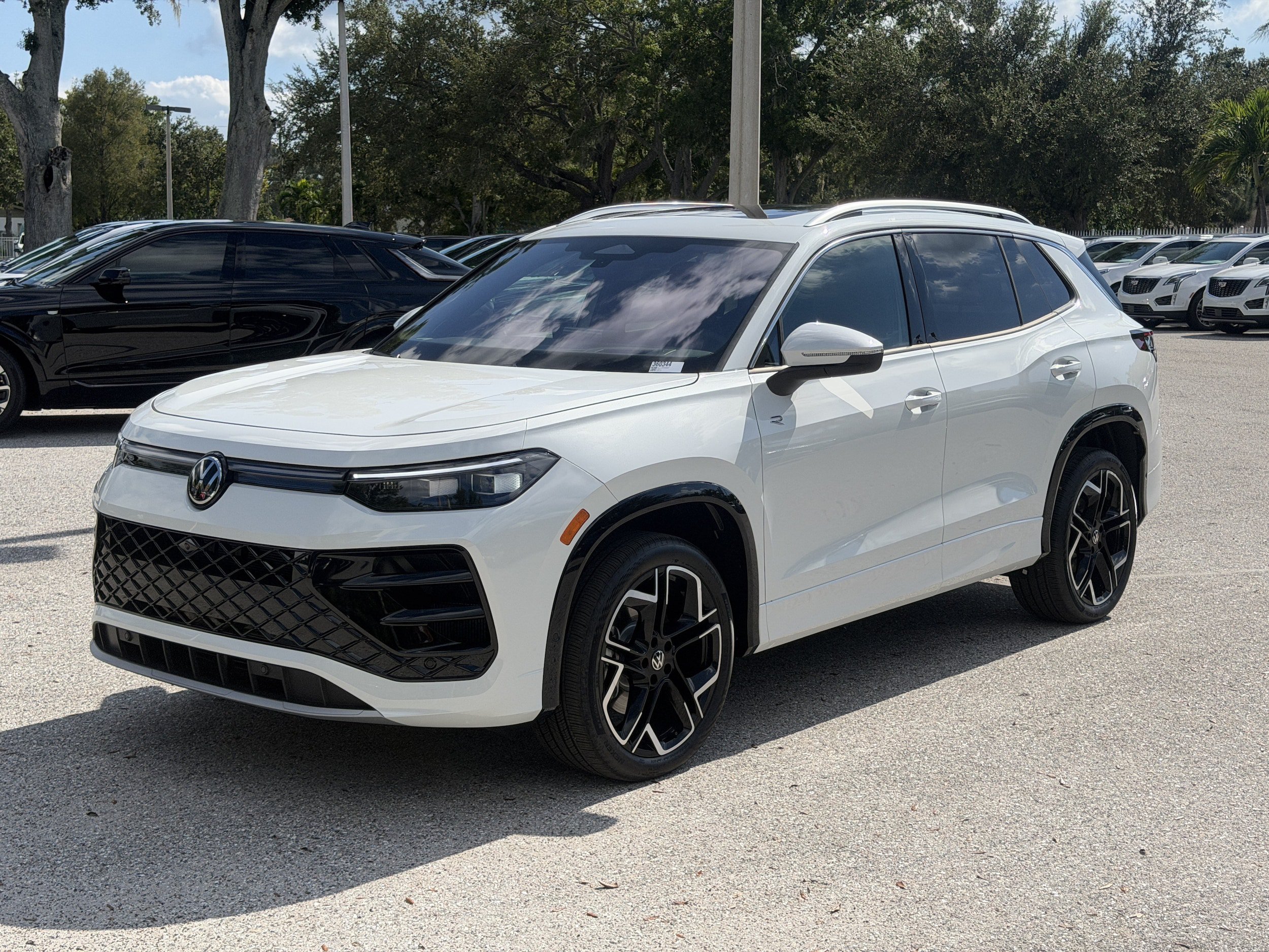New 2026 Volkswagen Tiguan SEL R-Line AWD/4WD image 6