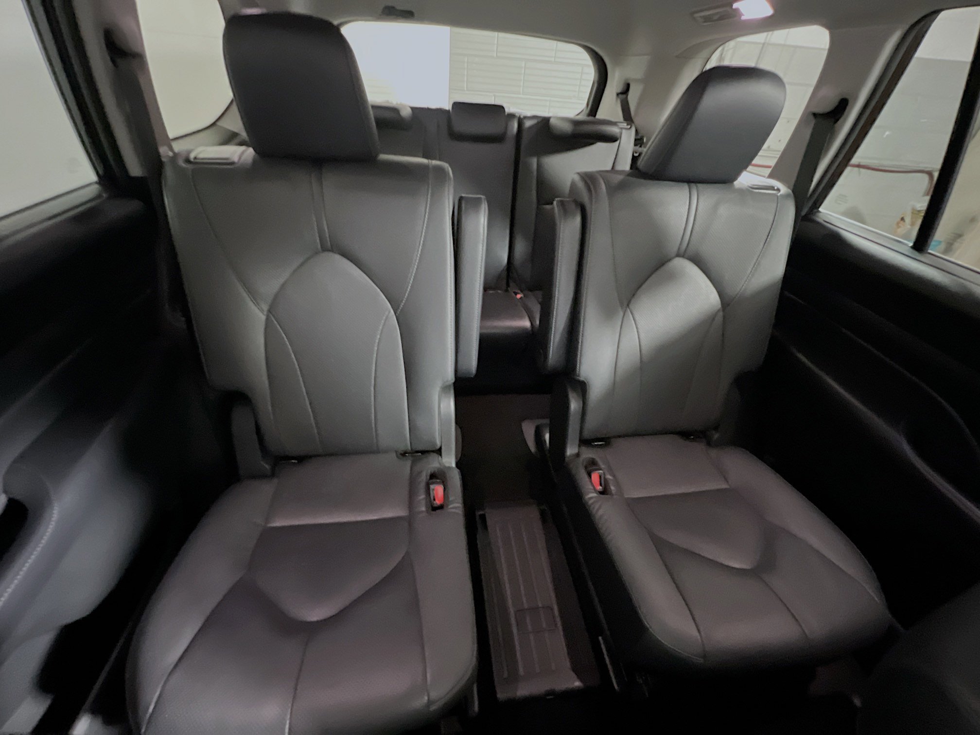 Used 2025 Toyota Grand Highlander AWD Hybrid image 33