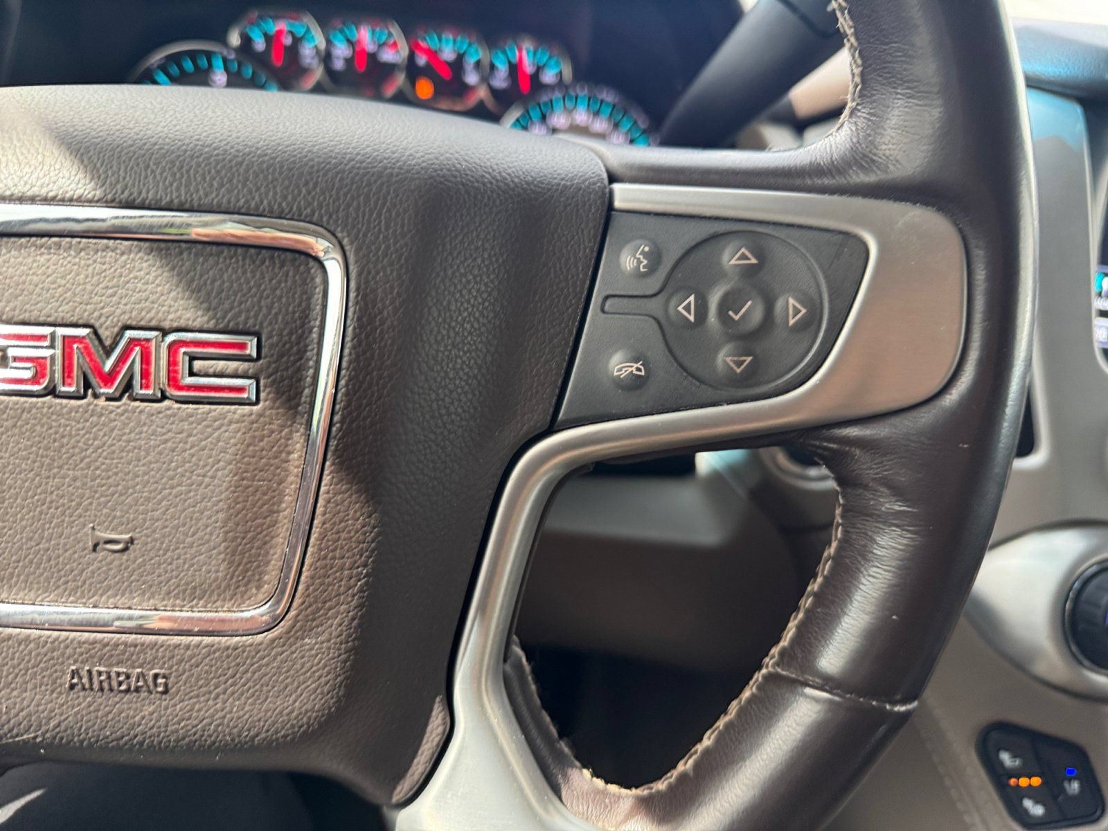 Used 2018 GMC Yukon XL SLT w/ Open Road Package RWD image 22