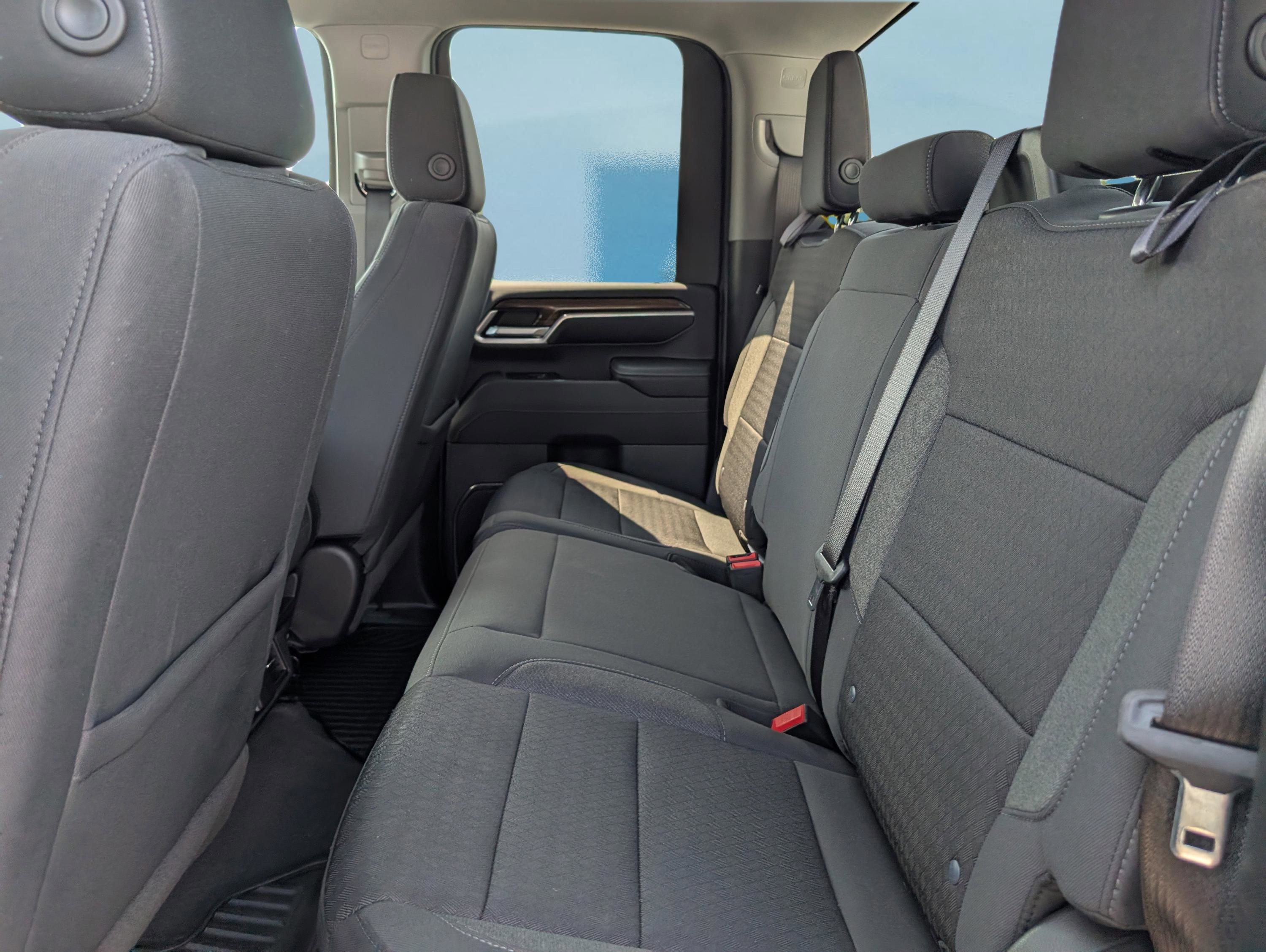 Used 2024 Chevrolet Silverado 2500 LT w/ Convenience Package image 14