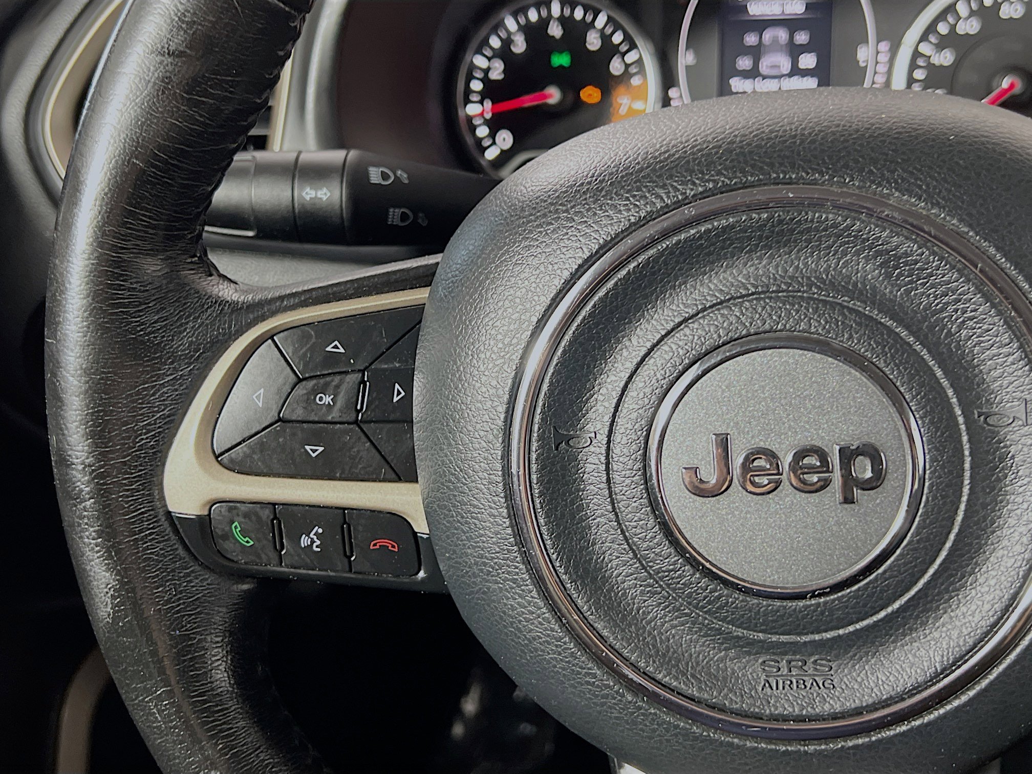 Used 2016 Jeep Renegade Latitude w/ Popular Equipment Group image 19