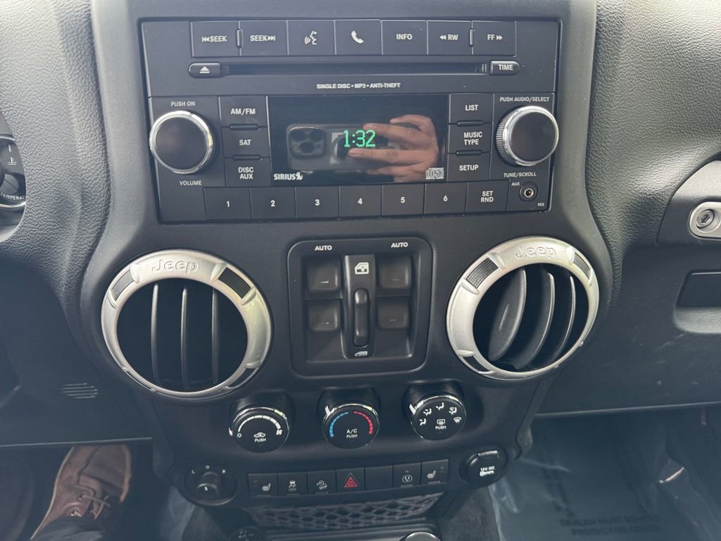 Used 2017 Jeep Wrangler Unlimited Rubicon image 21