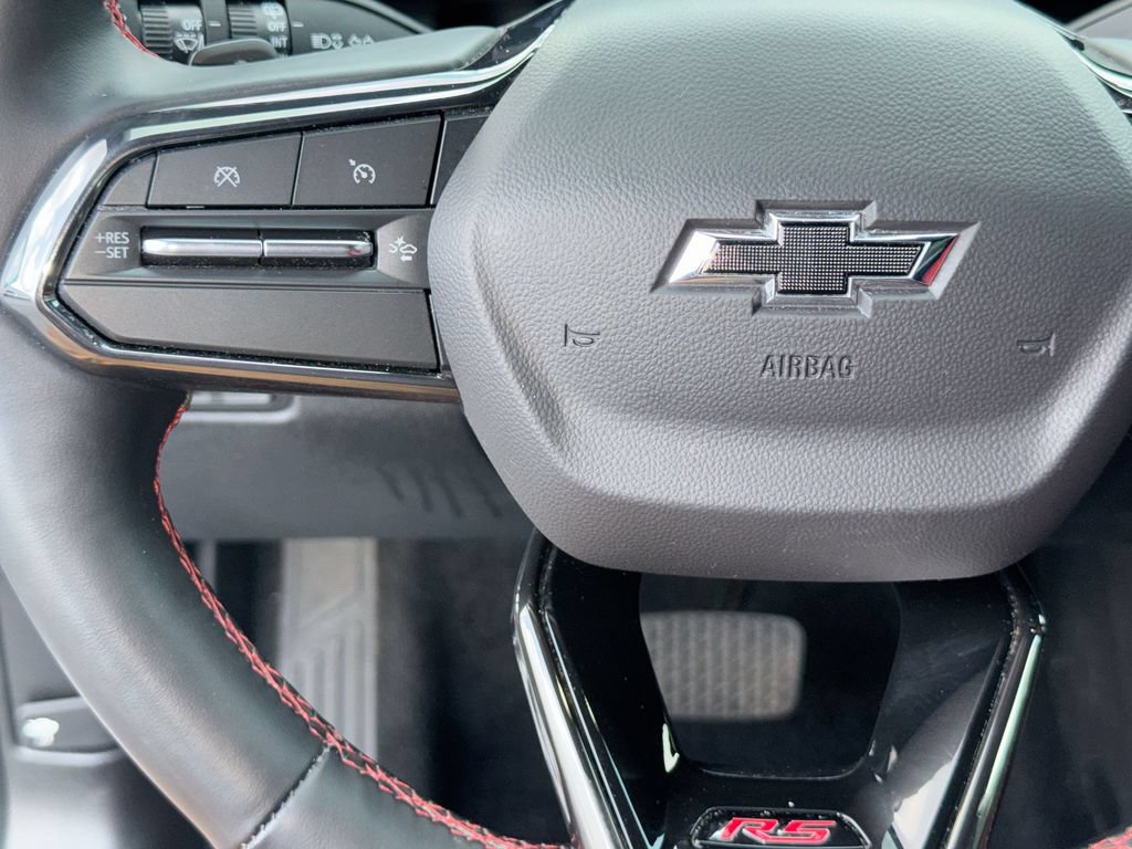 Used 2025 Chevrolet Equinox EV RS w/ LPO, Active Package AWD/4WD image 17
