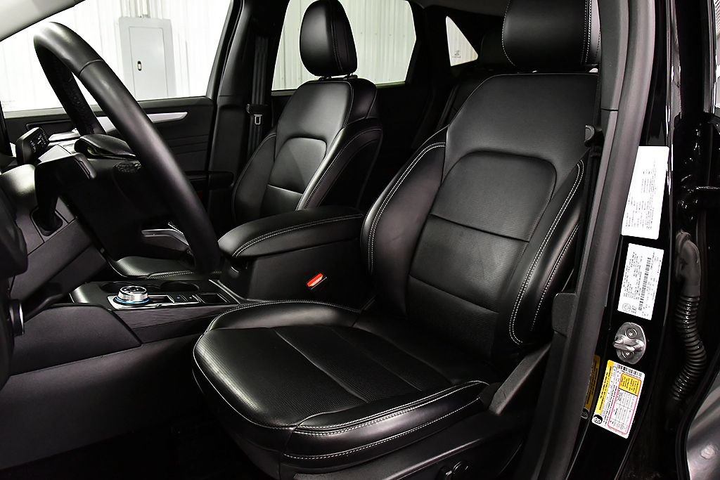 Used 2025 Ford Escape Platinum AWD/4WD image 28