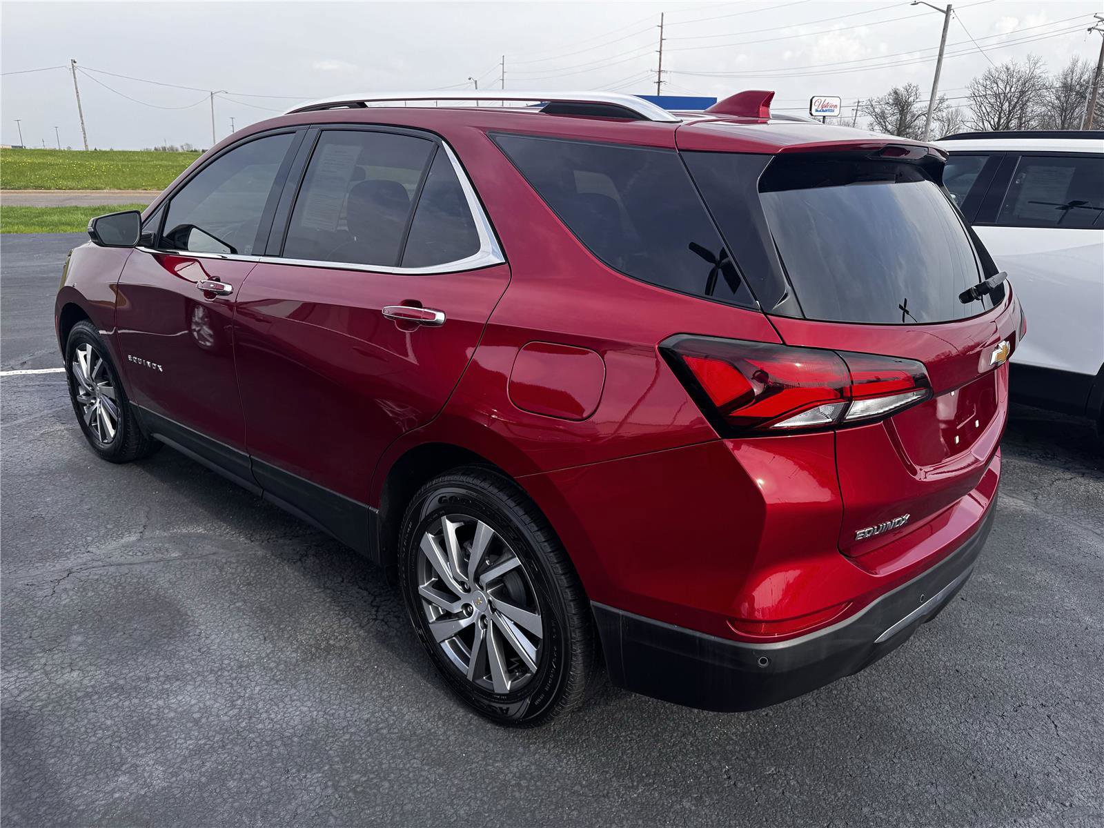 Used 2024 Chevrolet Equinox Premier w/ LPO, Floor Liner Package image 4