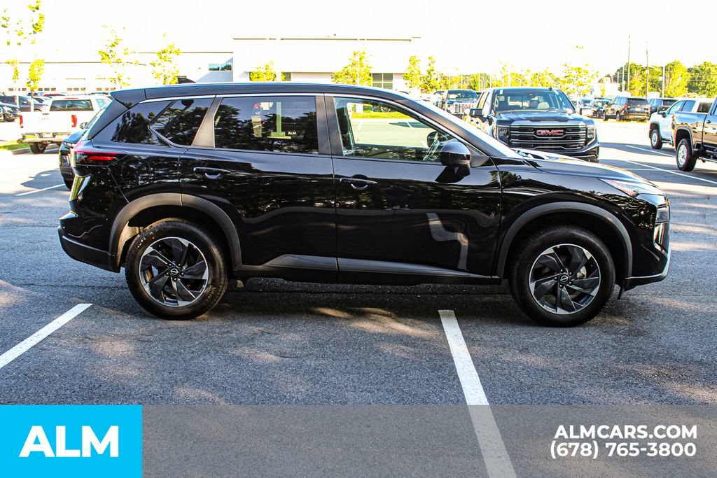 Used 2025 Nissan Rogue SV FWD image 8