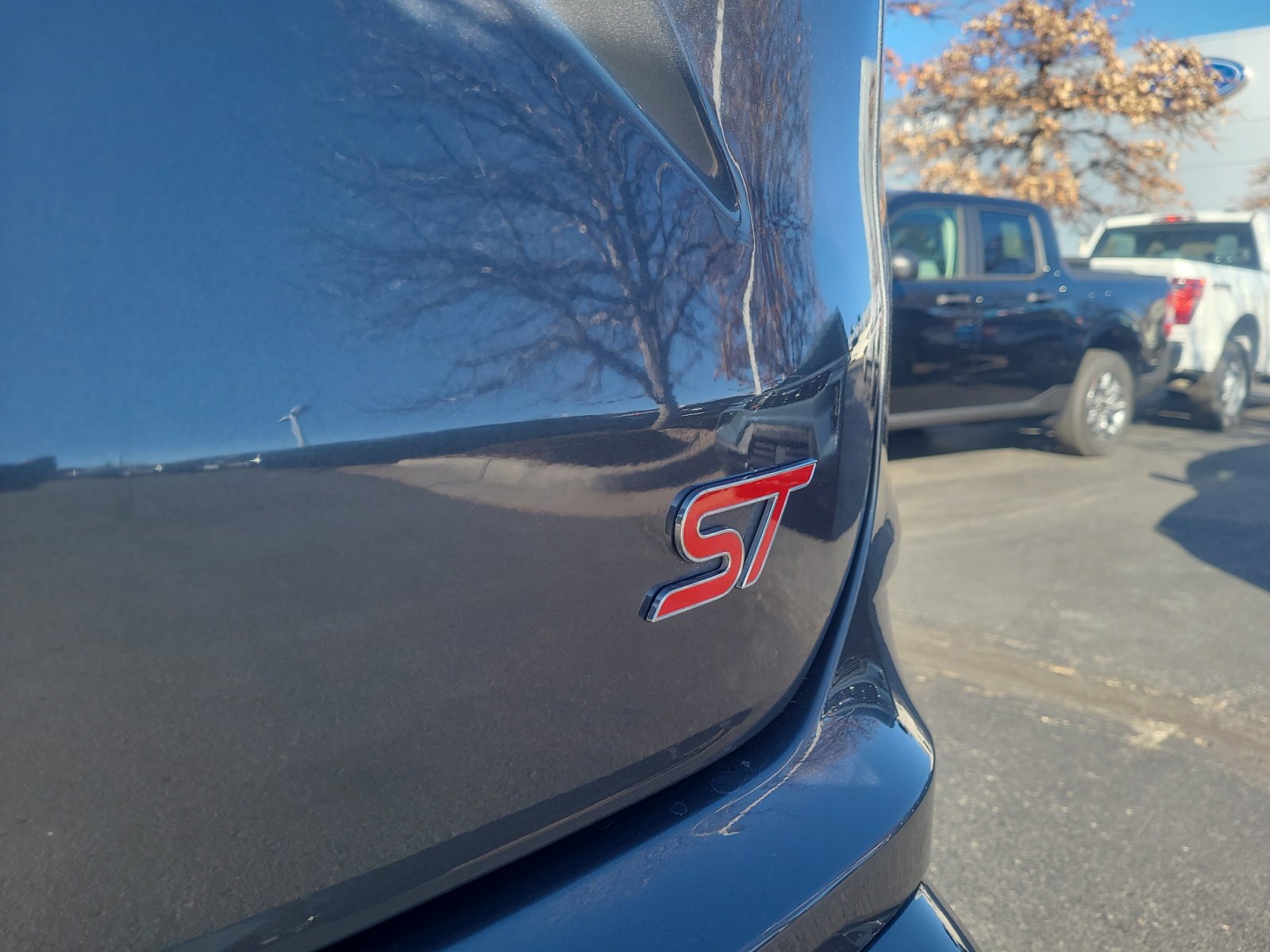 Certified 2024 Ford Edge ST w/ Equipment Group 401A image 24