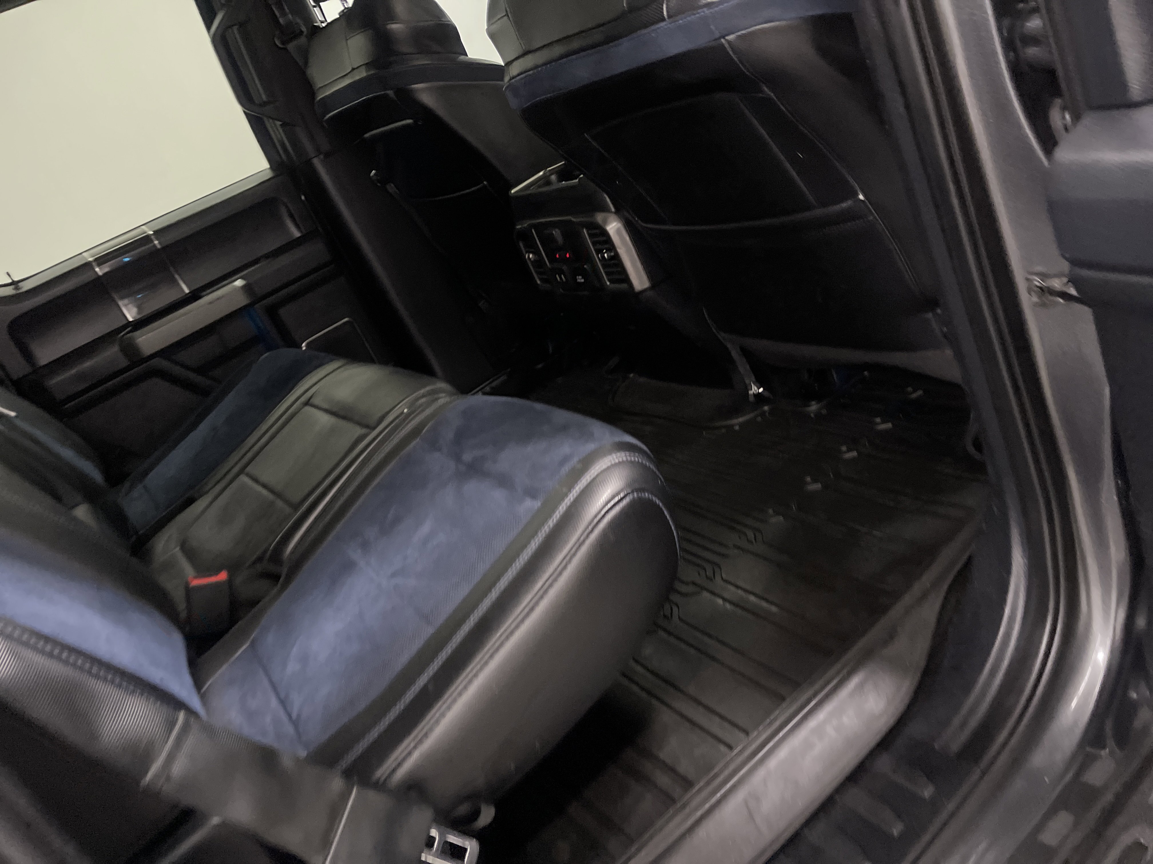 Used 2020 Ford F150 Raptor w/ Equipment Group 802A Luxury AWD/4WD image 21