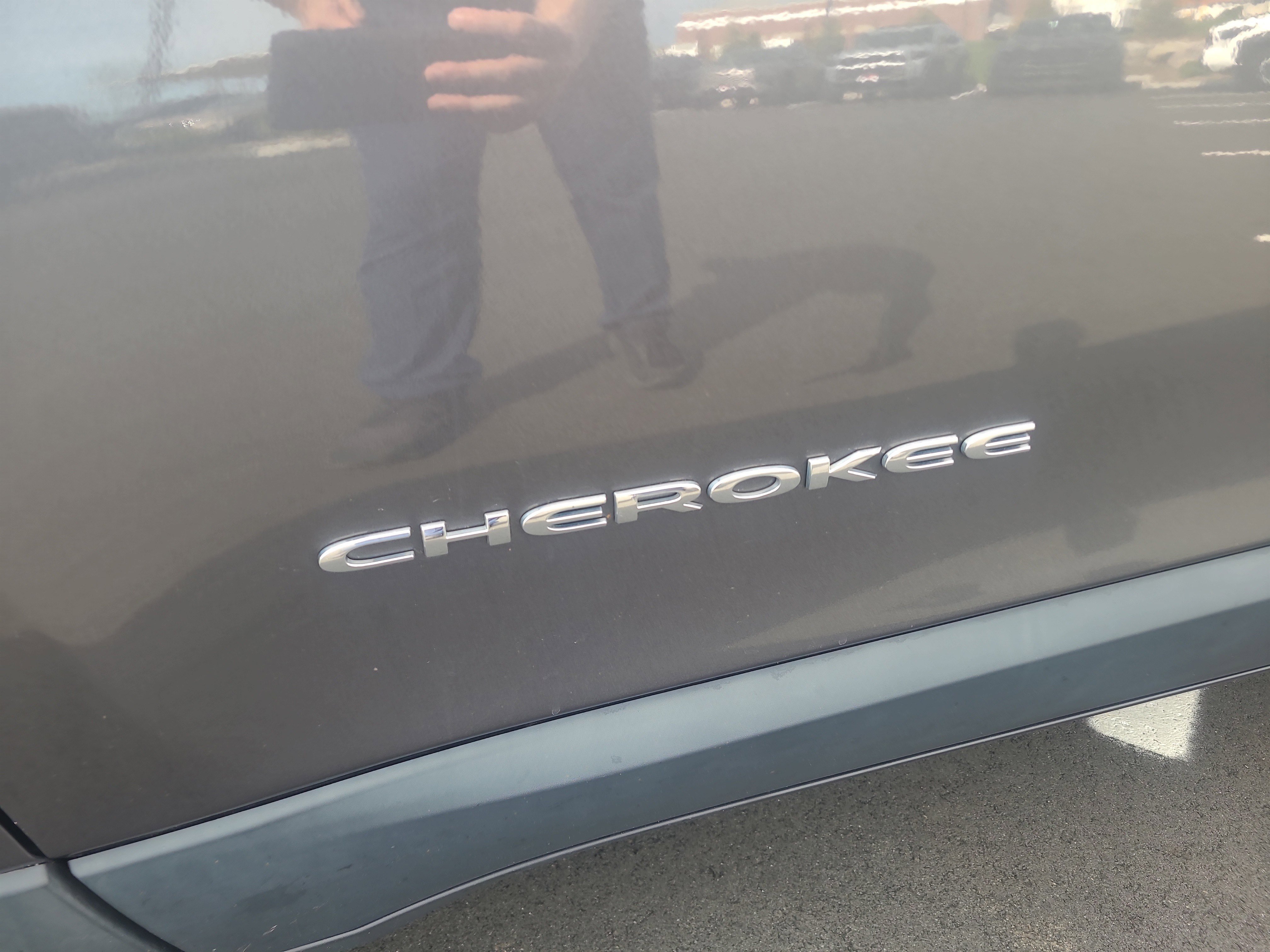 Used 2022 Jeep Cherokee Limited AWD/4WD image 30