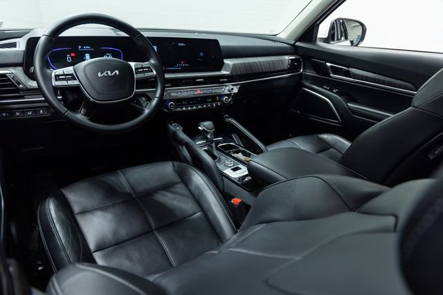 Used 2024 Kia Telluride EX w/ EX Captain's Chair Package FWD image 21