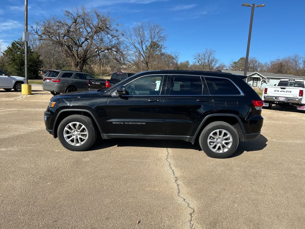 Used 2022 Jeep Grand Cherokee Laredo E AWD/4WD image 2