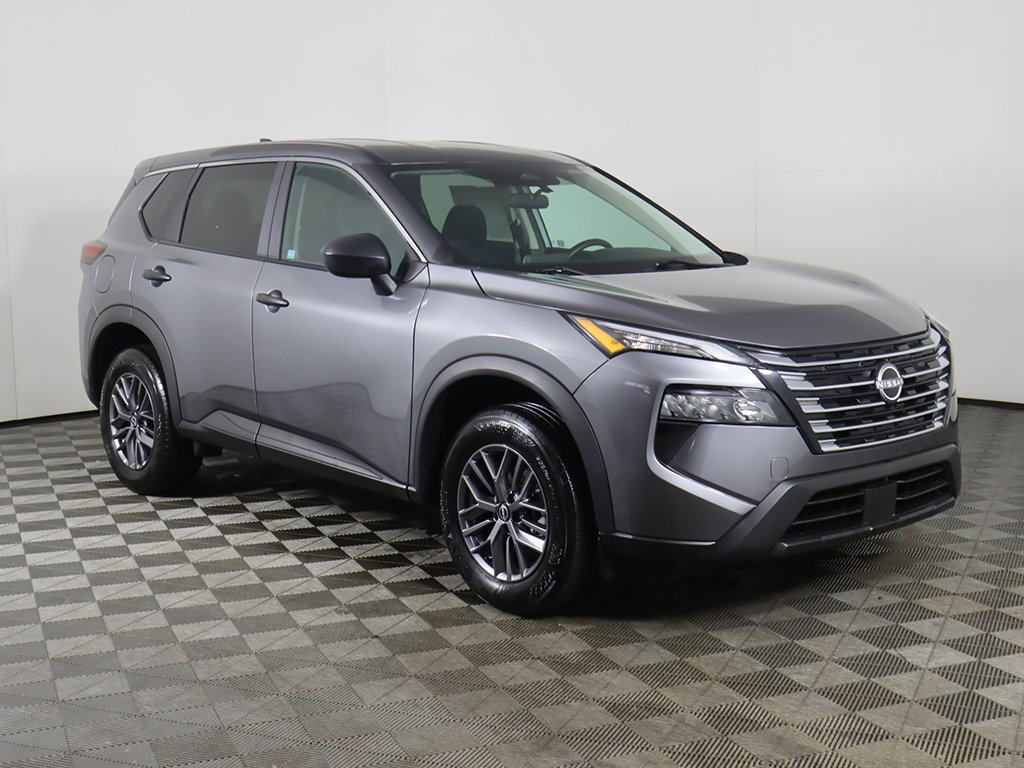 Used 2024 Nissan Rogue S image 46