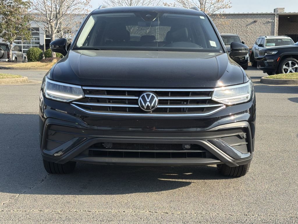 Used 2023 Volkswagen Tiguan SE image 8