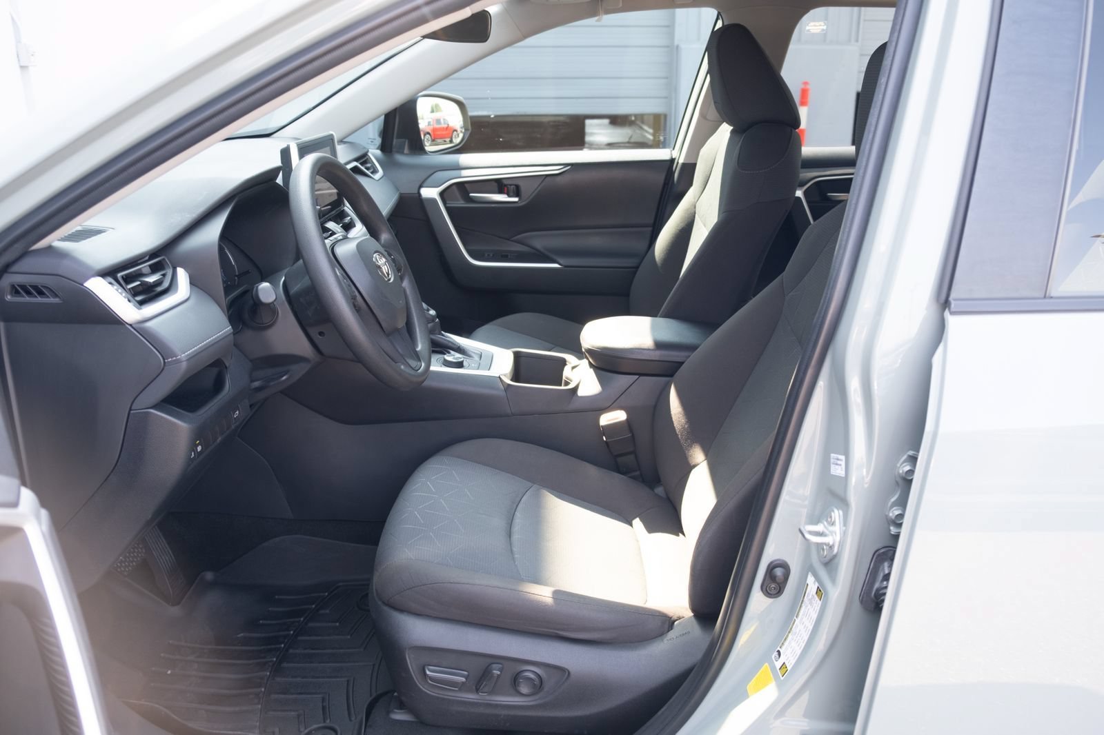 Used 2023 Toyota RAV4 XLE w/ Convenience Package AWD/4WD image 12