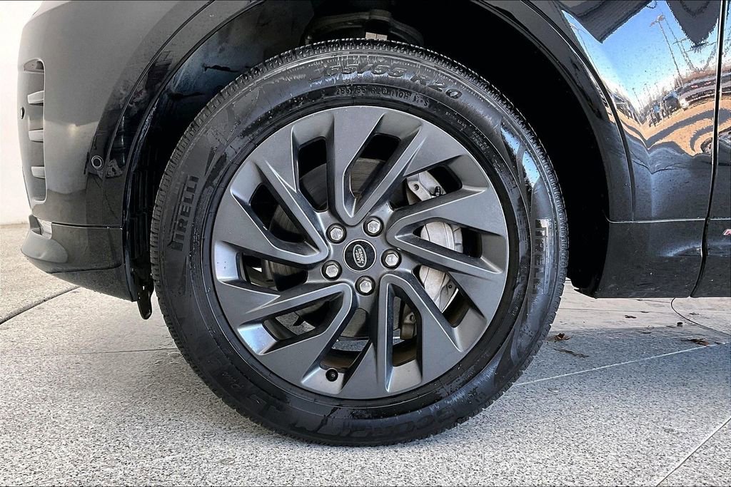 Used 2022 Land Rover Discovery S R-Dynamic image 11