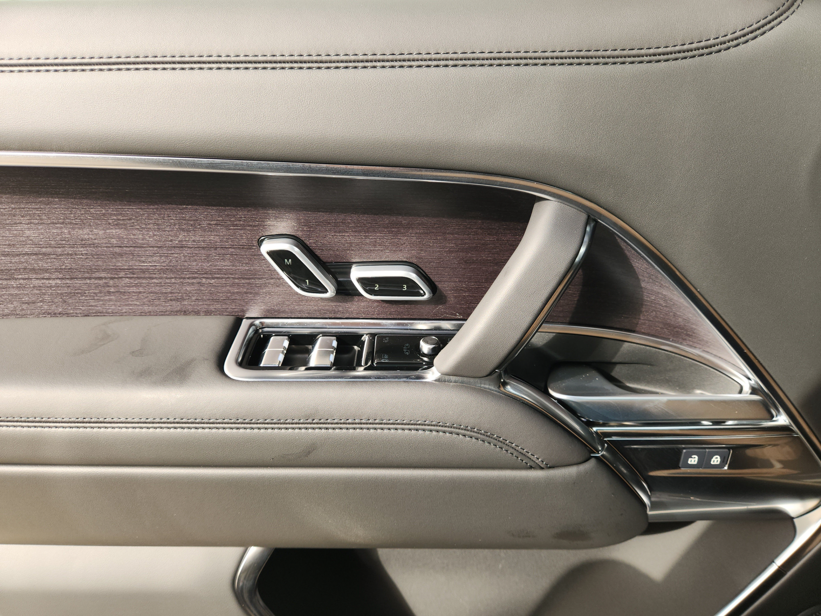 New 2027 Land Rover Range Rover SE AWD/4WD image 17