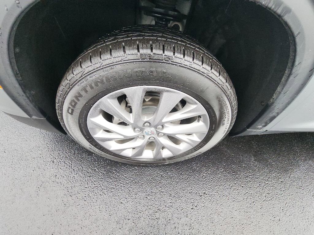 Used 2025 Buick Enclave Preferred AWD/4WD image 10