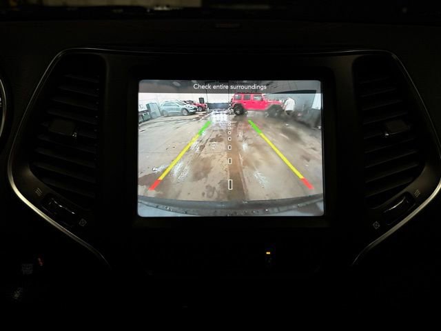 Used 2022 Jeep Cherokee Trailhawk w/ Comfort/Convenience Group image 39