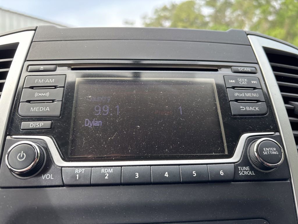 Used 2018 Nissan Frontier SV image 15