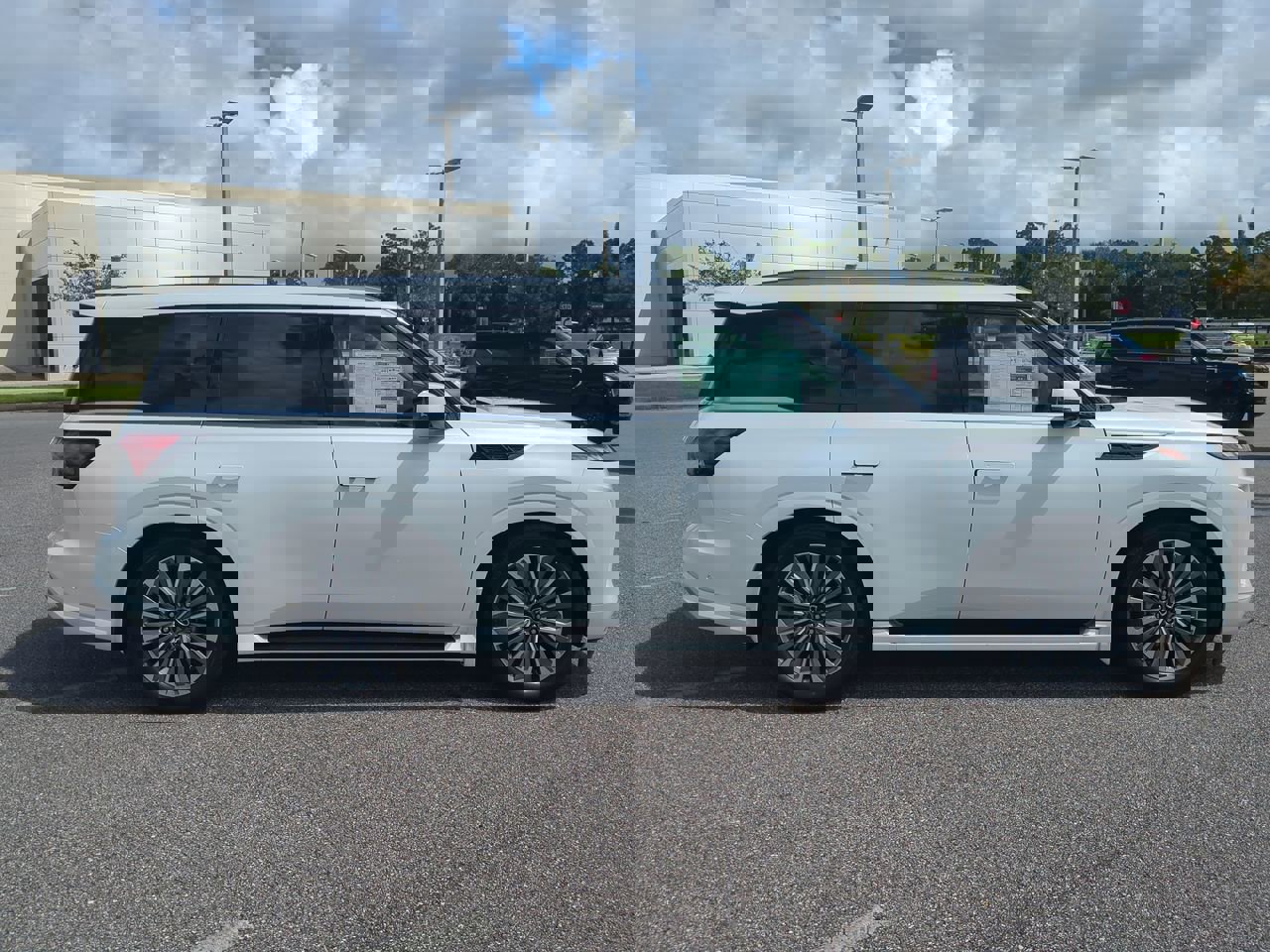 New 2026 INFINITI QX80 Luxe w/ Cargo Package image 4