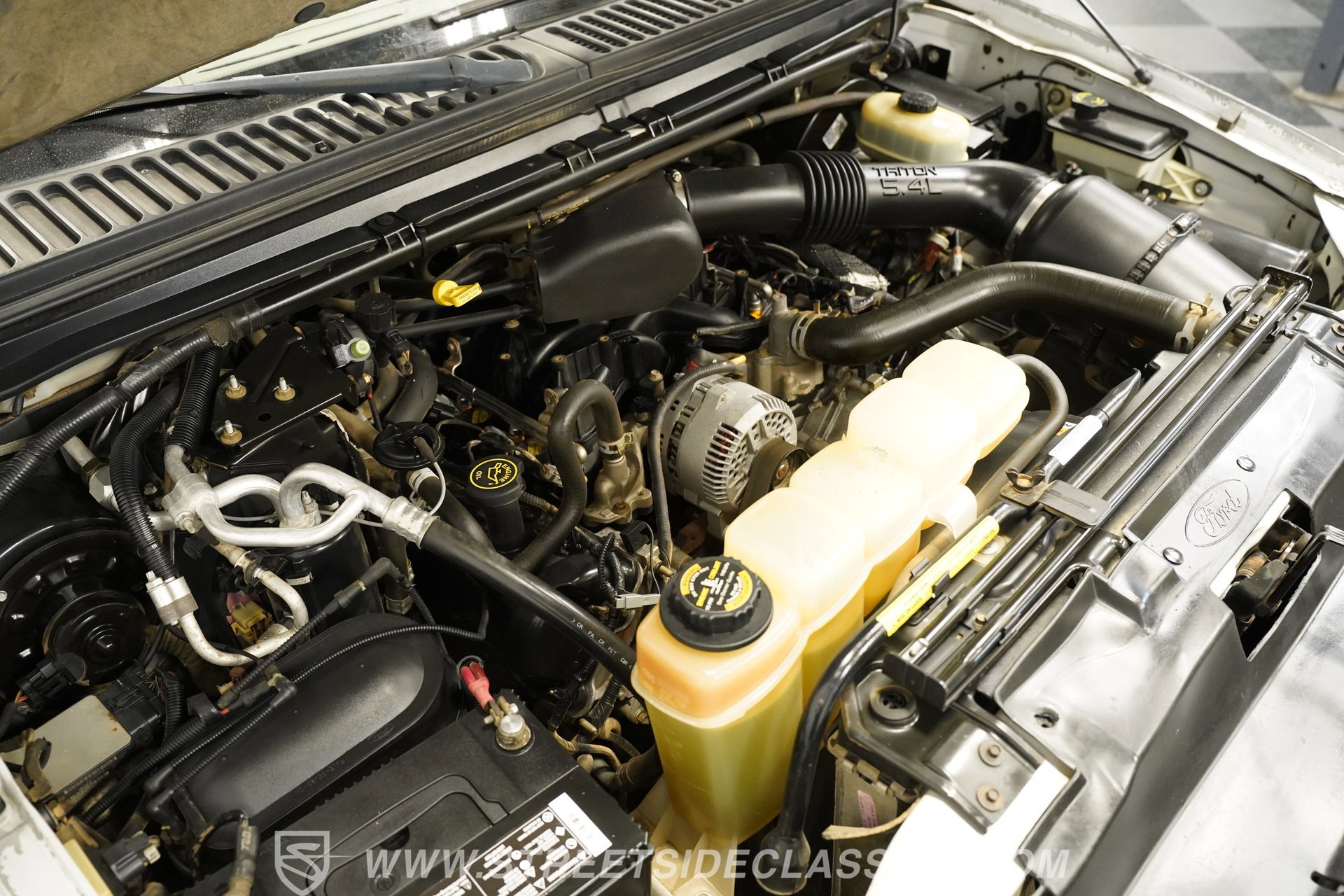 Used 2000 Ford Excursion XLT image 38