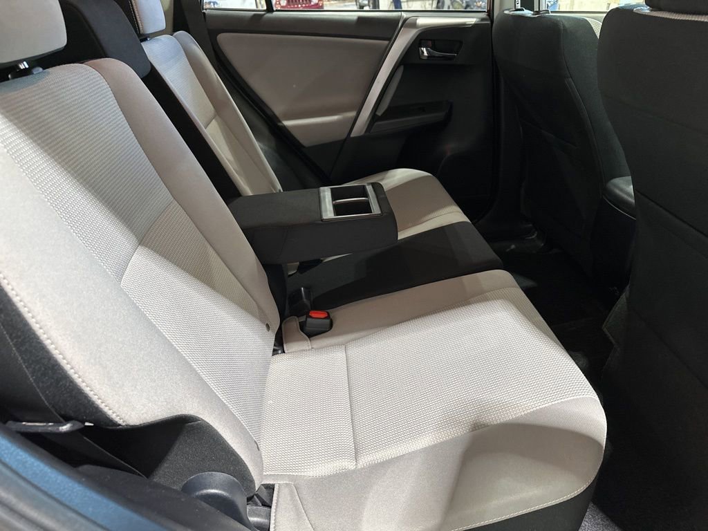 Used 2018 Toyota RAV4 XLE w/ Plus Extra Value Package image 19