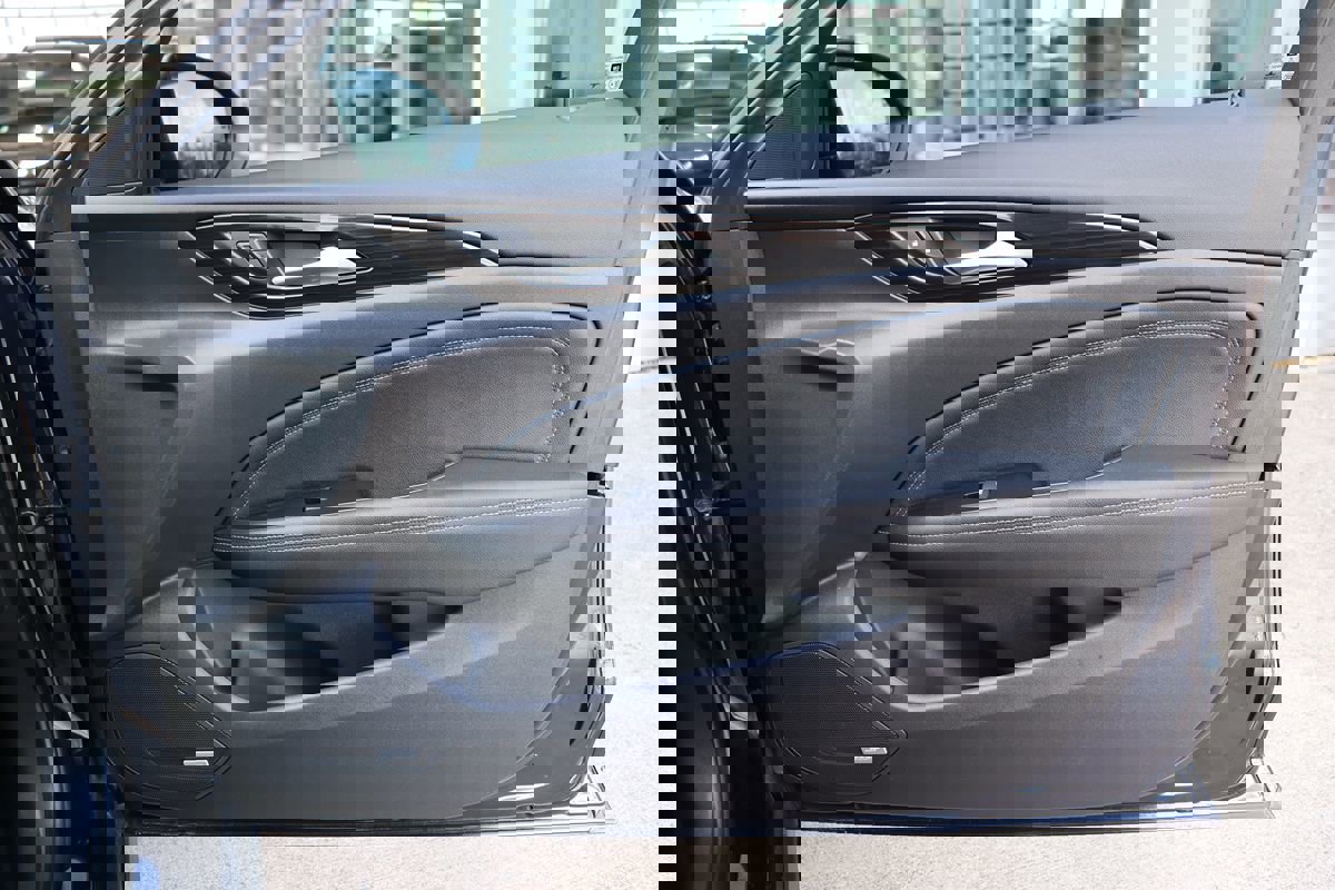 Used 2018 Buick Regal Essence w/ Driver Confidence Package #1 image 61