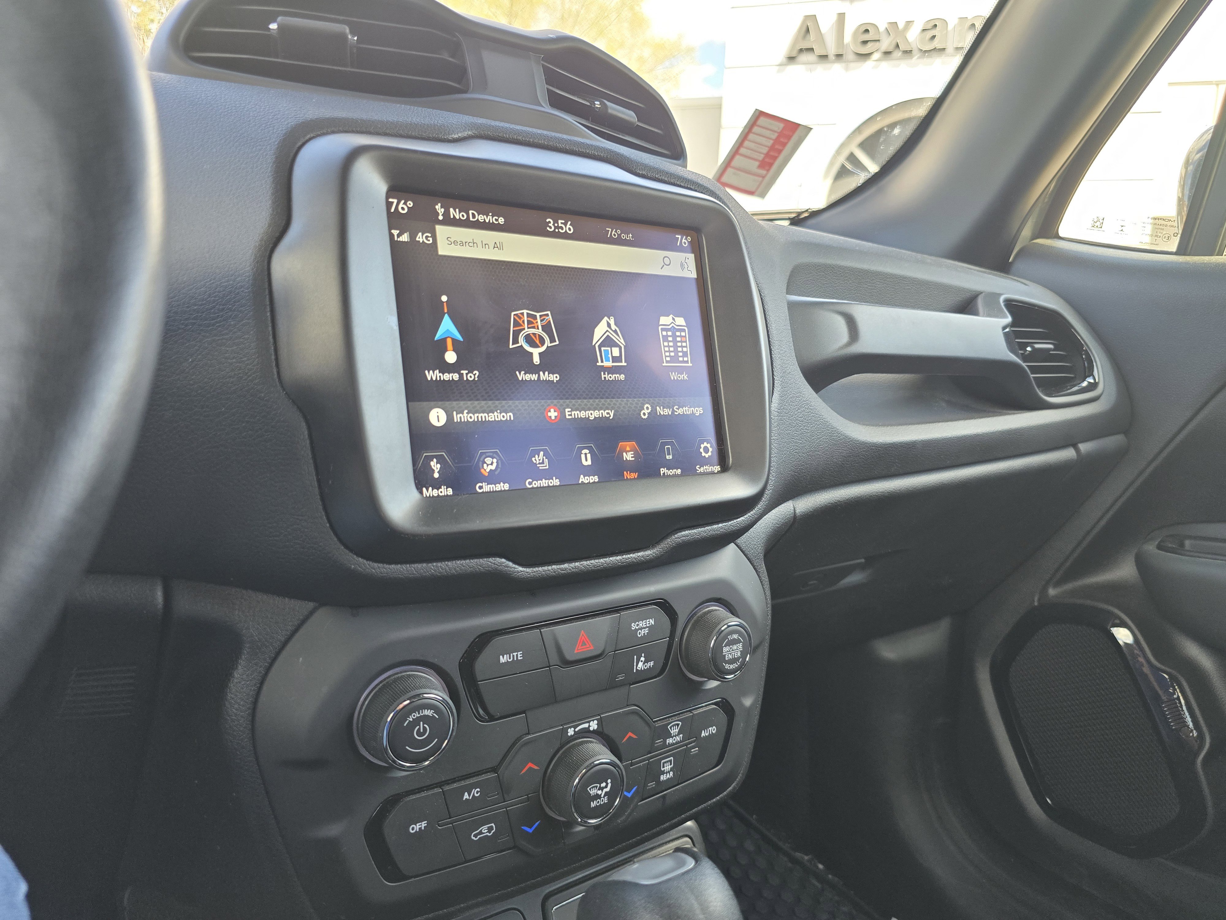 Used 2022 Jeep Renegade Altitude w/ Convenience Group AWD/4WD image 21