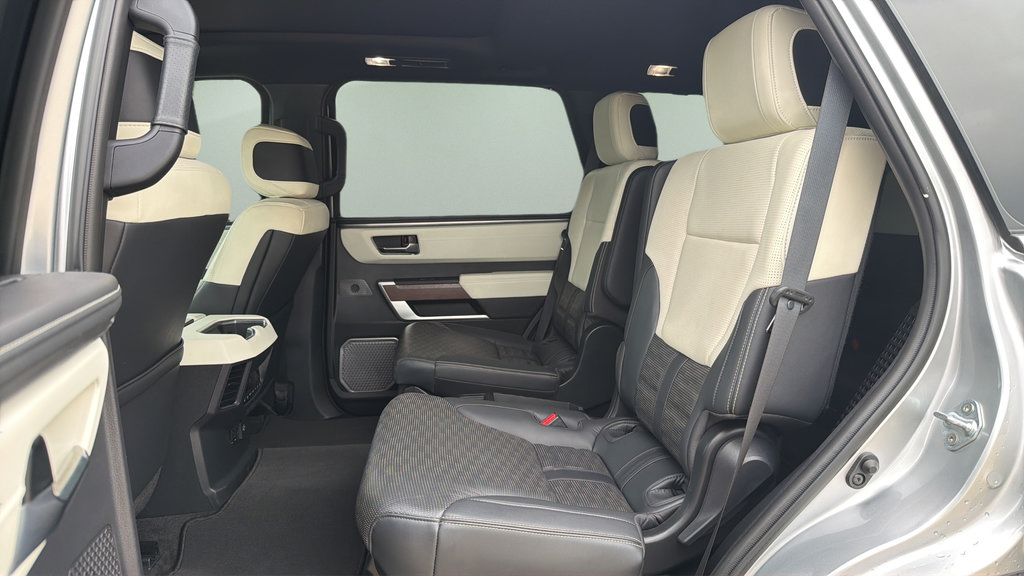 Used 2023 Toyota Sequoia Capstone AWD/4WD image 18