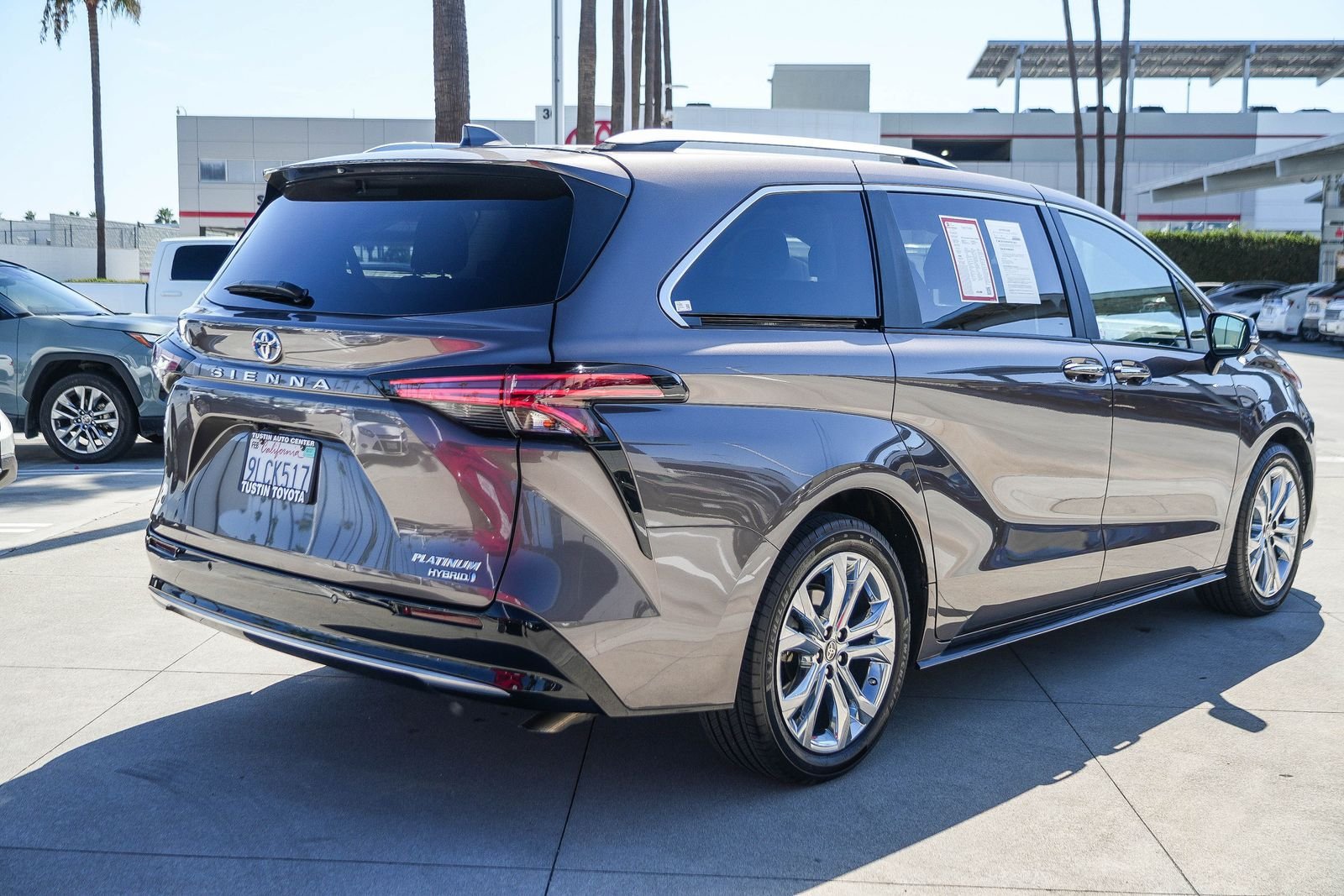 Certified 2024 Toyota Sienna Platinum FWD image 6