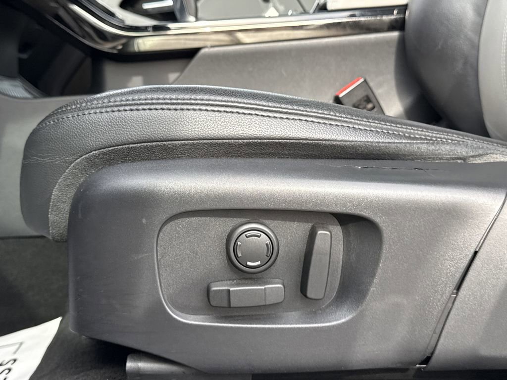 Used 2020 Land Rover Range Rover Evoque First Edition image 22