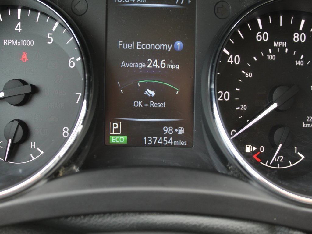 Used 2017 Nissan Rogue SV w/ Midnight Edition image 15