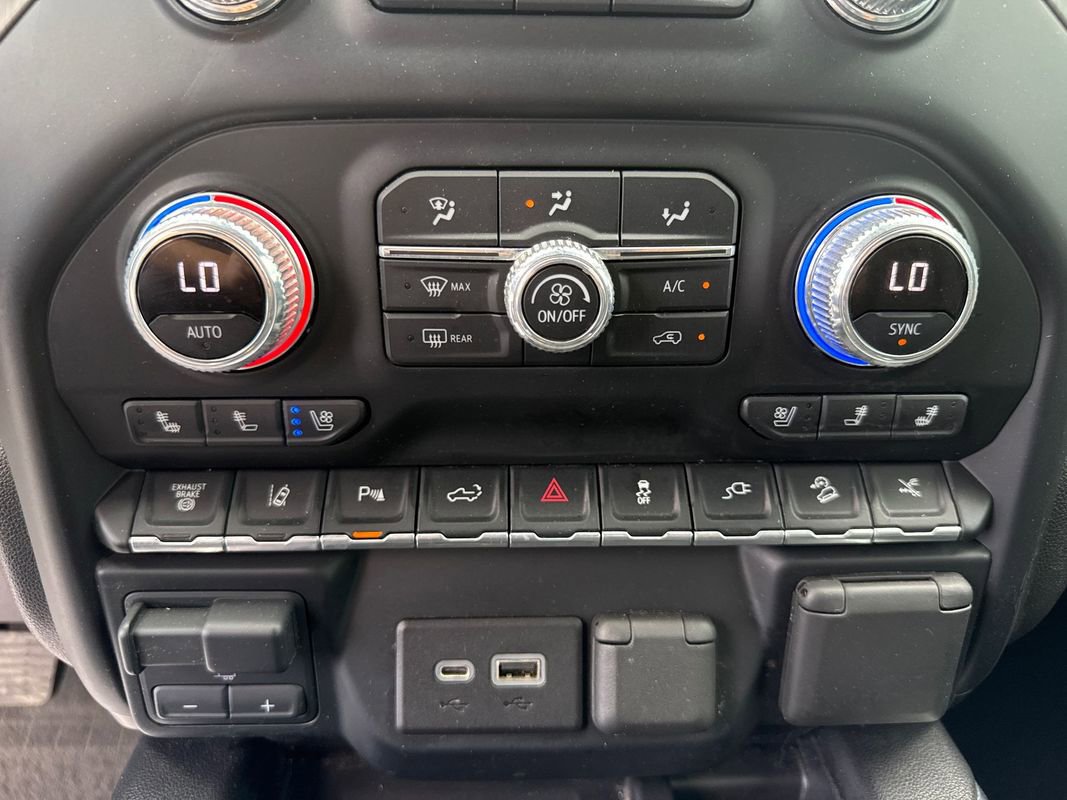 Used 2021 GMC Sierra 2500 Denali w/ Denali Black Diamond Edition AWD/4WD image 20