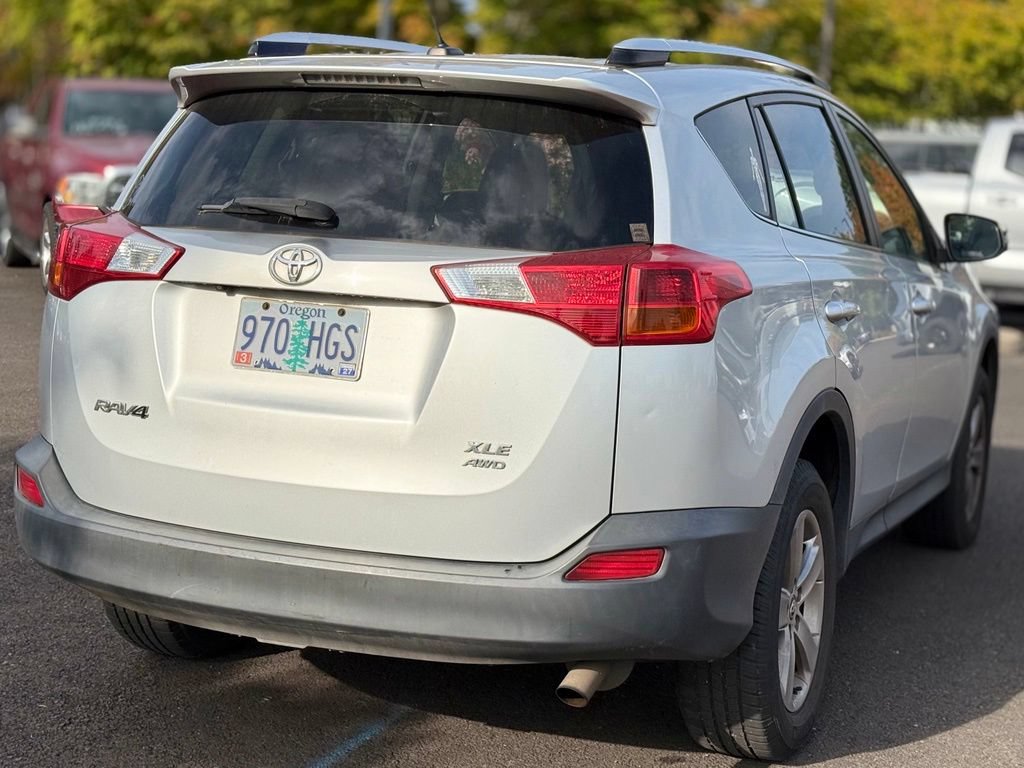 Used 2015 Toyota RAV4 XLE AWD/4WD image 5