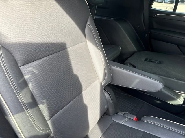 Used 2023 GMC Yukon SLT w/ SLT Luxury Package AWD/4WD image 19