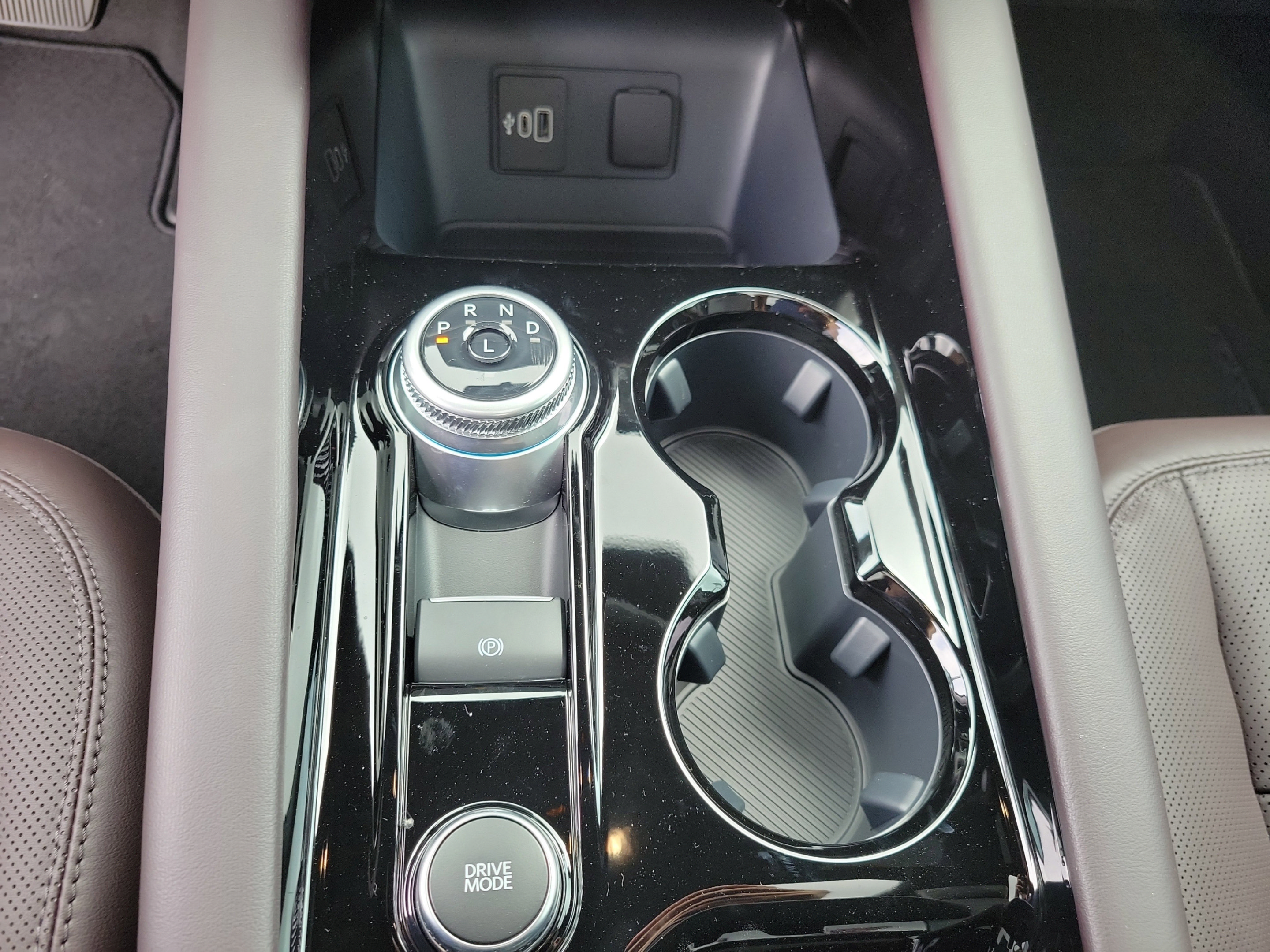 New 2026 Ford Explorer Platinum RWD image 32
