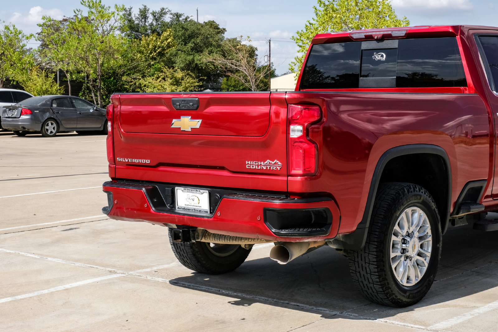 Used 2023 Chevrolet Silverado 2500 High Country w/ Technology Package AWD/4WD image 10
