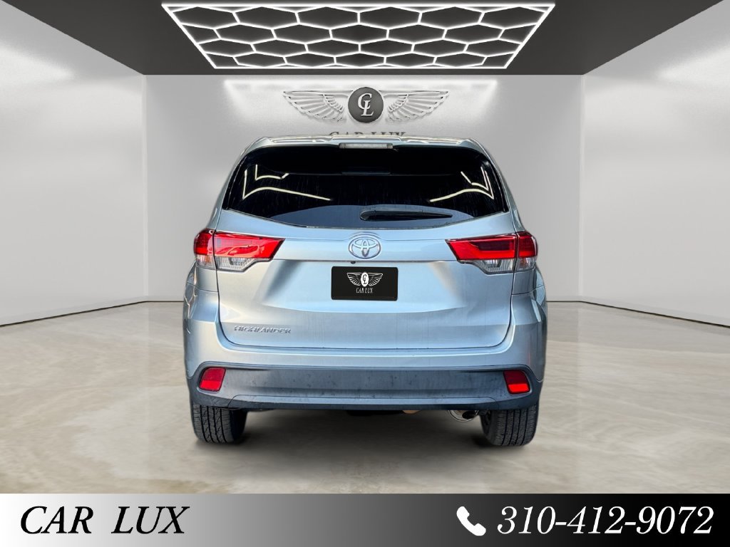 Used 2019 Toyota Highlander LE FWD image 4