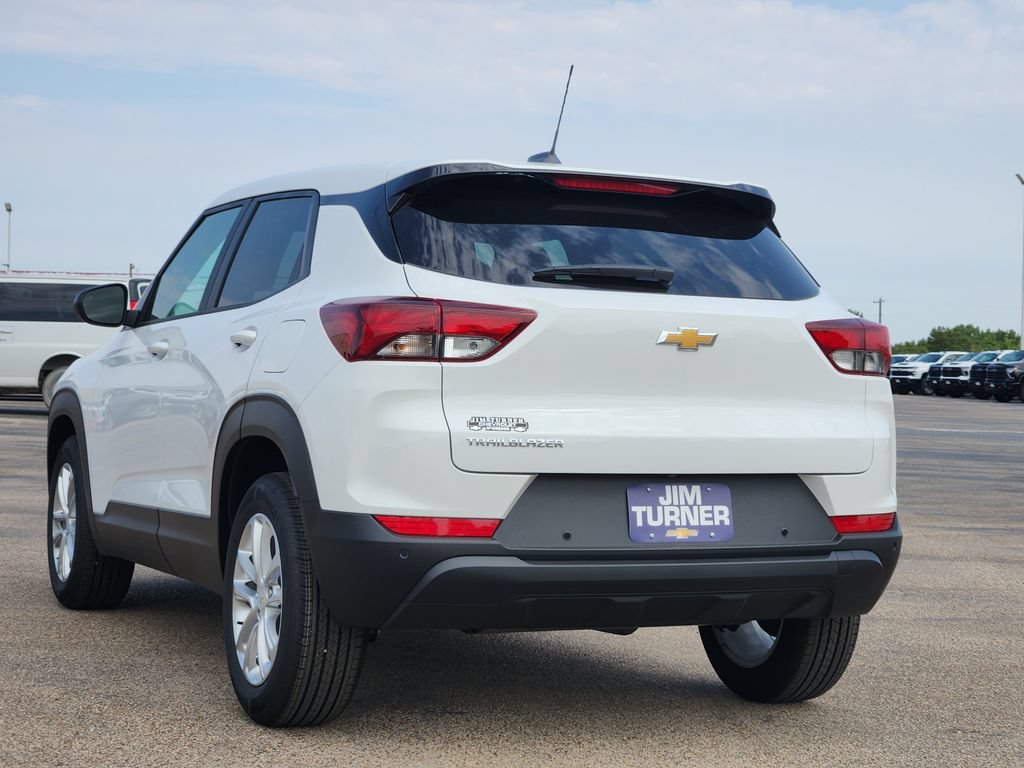 New 2026 Chevrolet TrailBlazer LS w/ LS Convenience Package FWD image 4