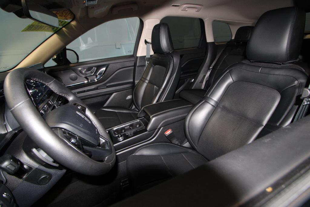 Used 2024 Lincoln Corsair AWD w/ Equipment Group 101A image 4